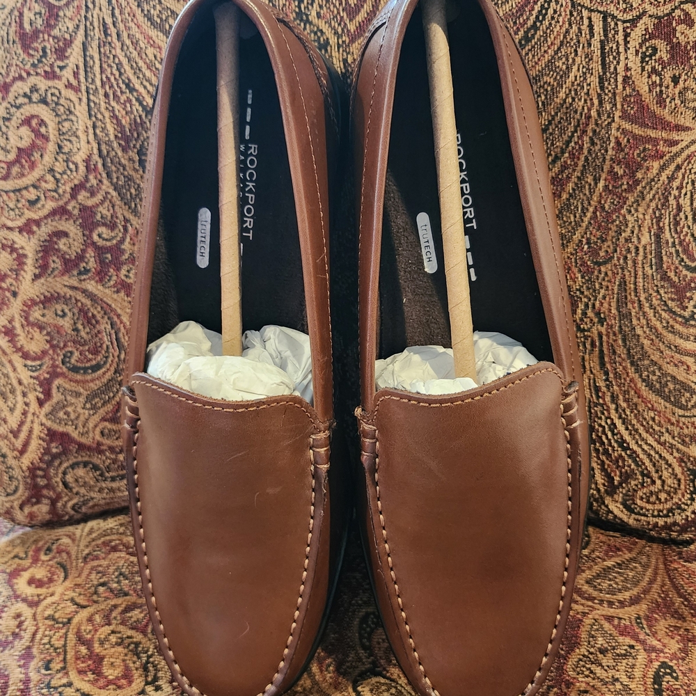 NWOT - Rockport Men's Brown Loafers SIZE 10